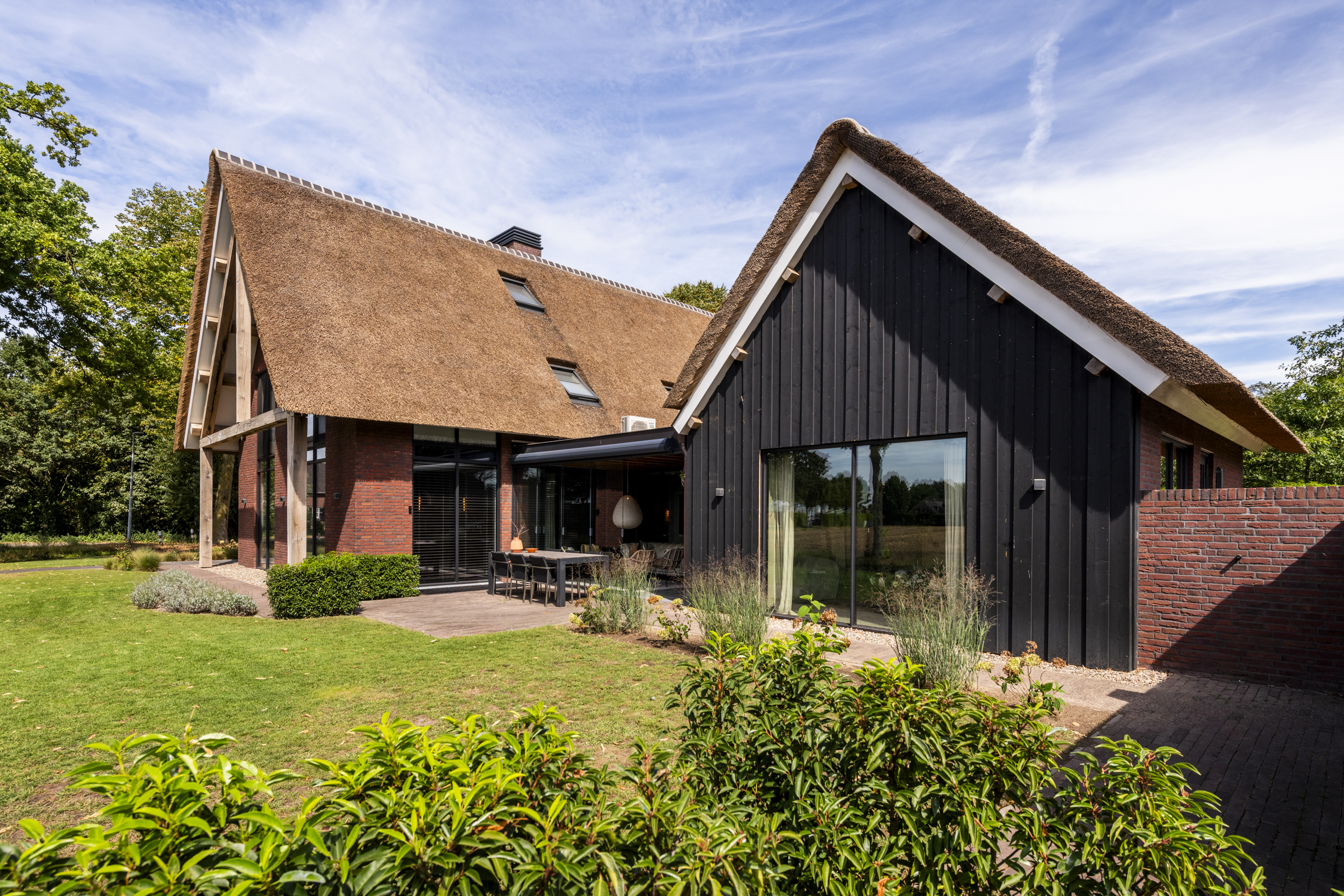 aluminium-kozijnen-landelijk-moderne-woning-uden1